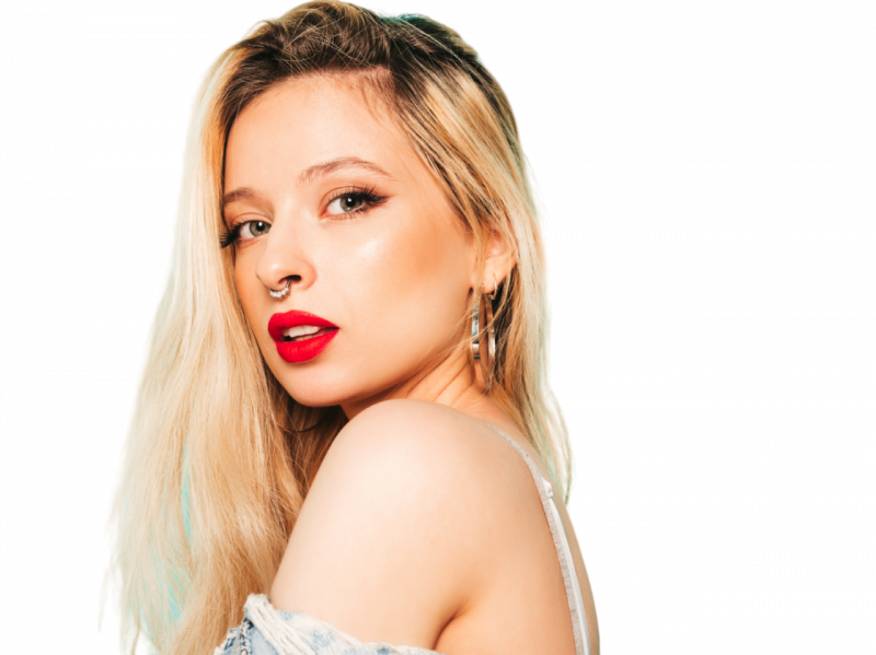 Новая услуга - пирсинг от врача-хирурга